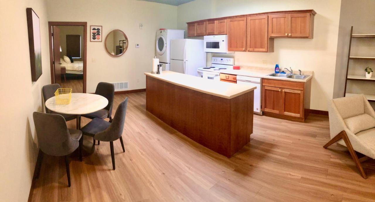 Your Downtown Rapid City Base Camp! Luaran gambar